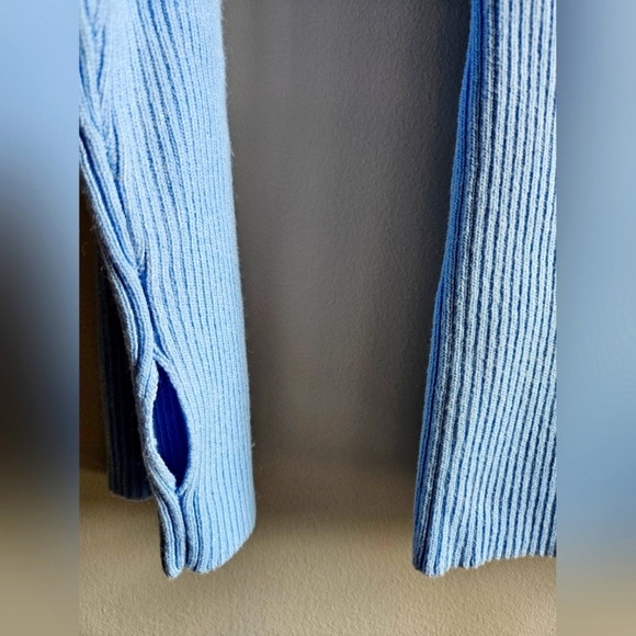 2/$20 4th + Reckless - Light Blue Ribbed Long Sleeve Top - Size Large - Picture 3 of 5